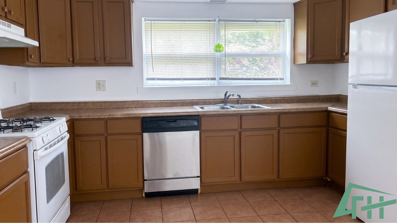 2213 W 156th Place Property Photo 17