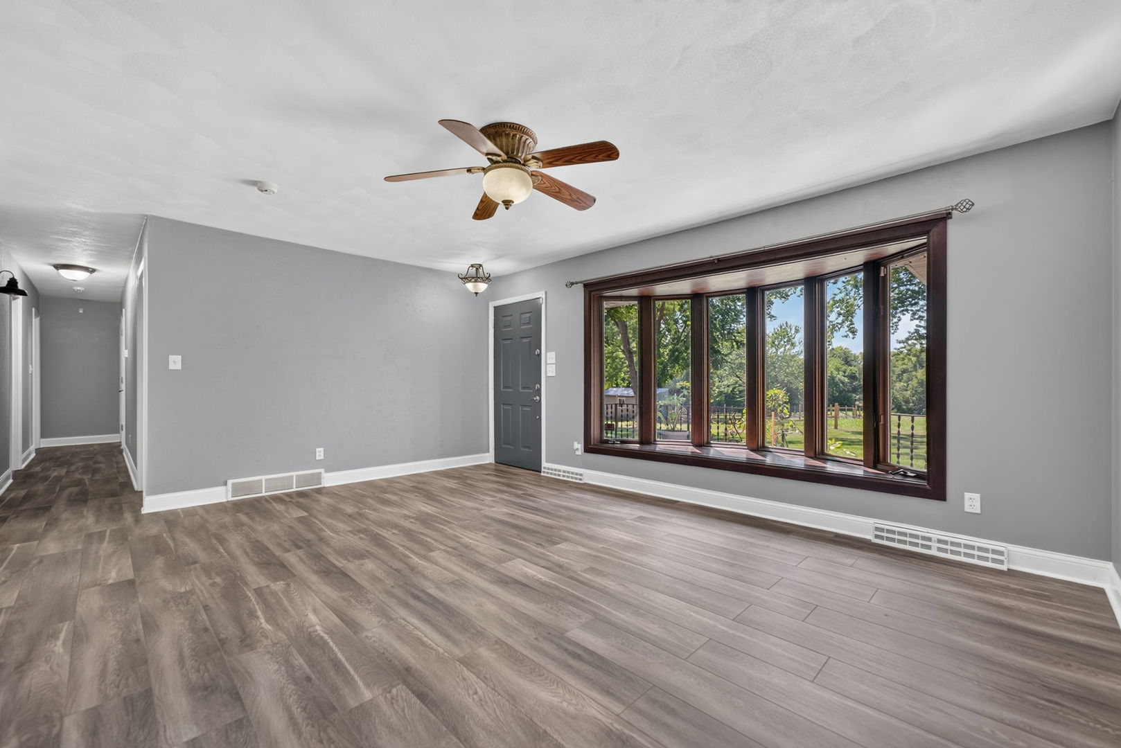 5825 Tipple Road Property Photo 3