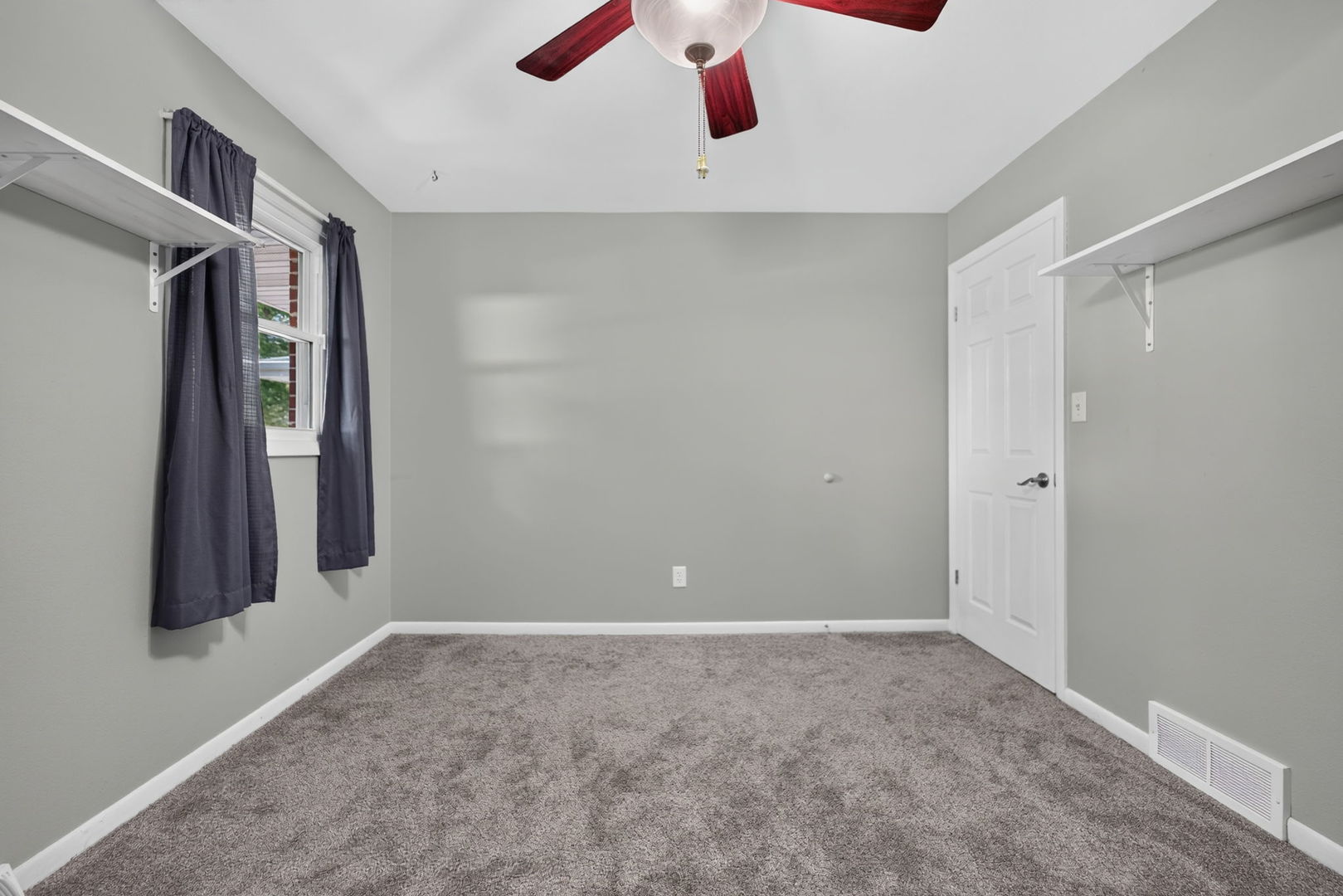 5825 Tipple Road Property Photo 17