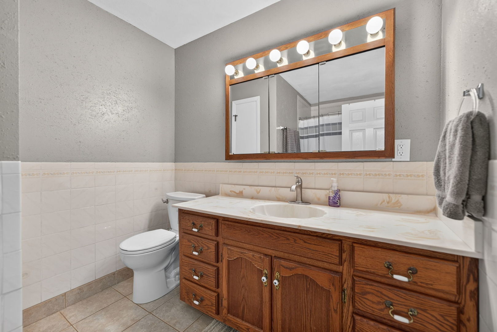 5825 Tipple Road Property Photo 20