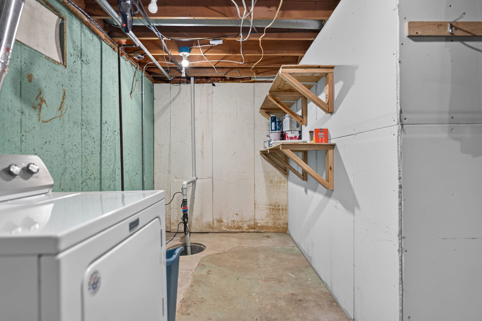5825 Tipple Road Property Photo 30