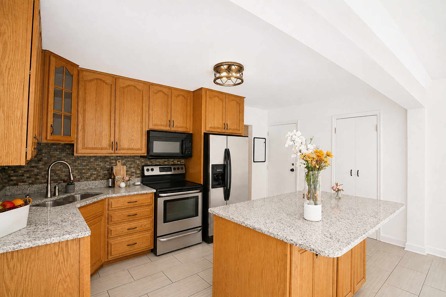 697 Hickory Drive Property Photo 4