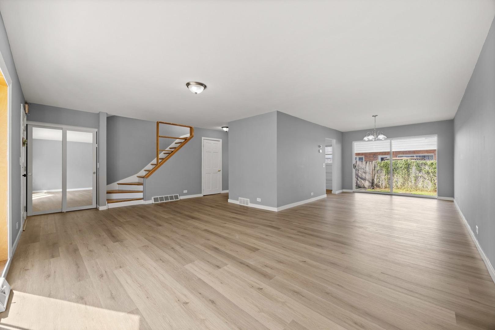 8812 Dee Road A Property Photo 5