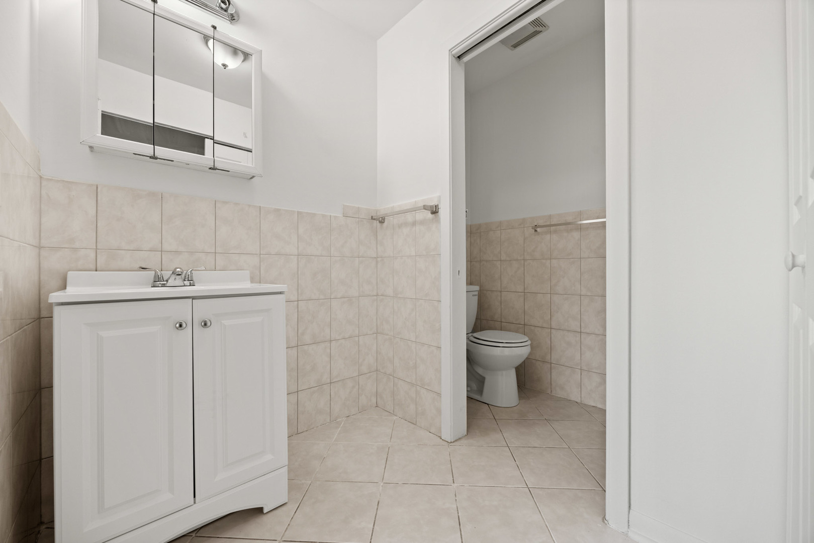 8812 Dee Road A Property Photo 14