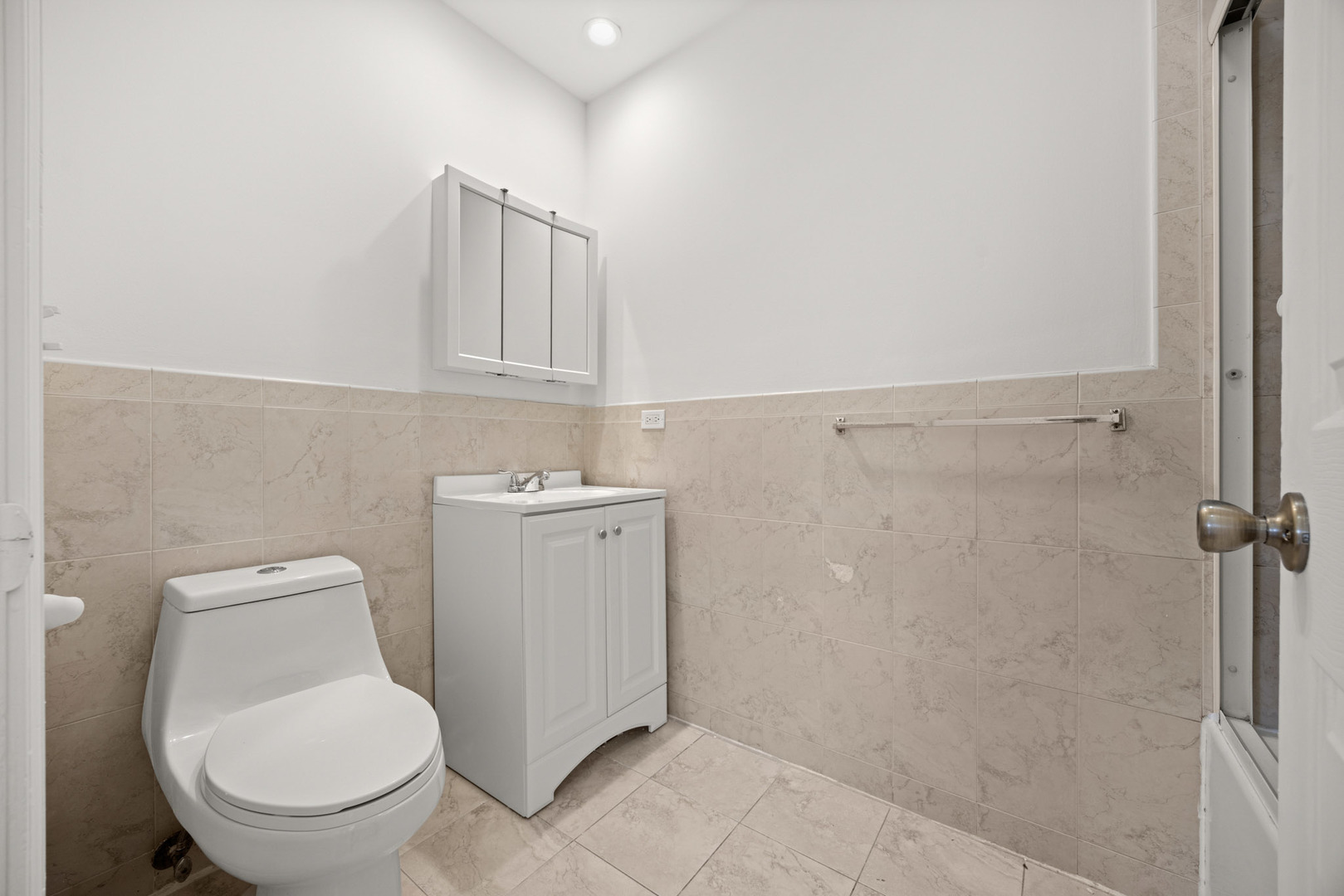 8812 Dee Road A Property Photo 16