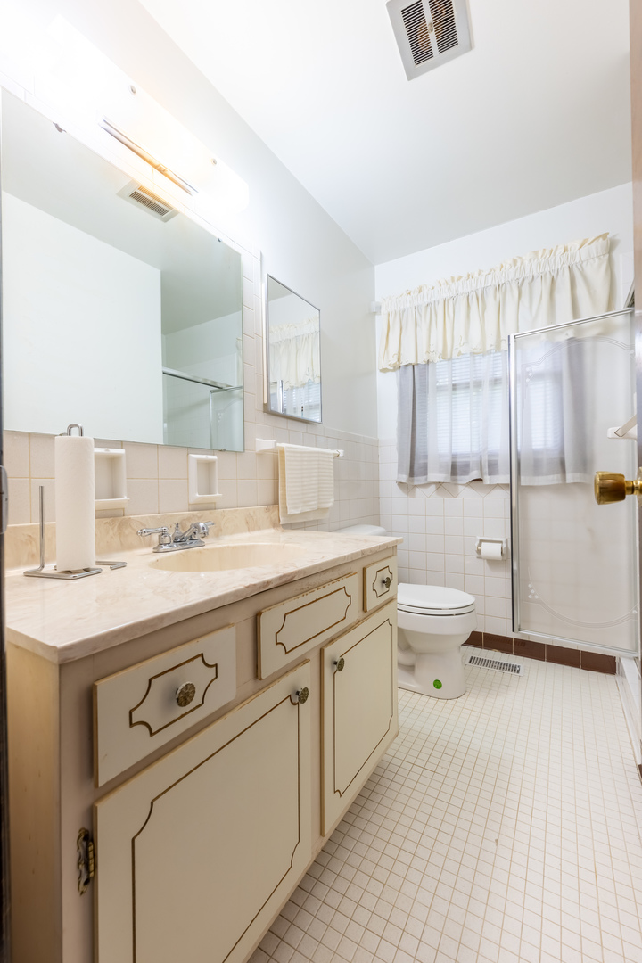 801 Oakcrest Drive Property Photo 25