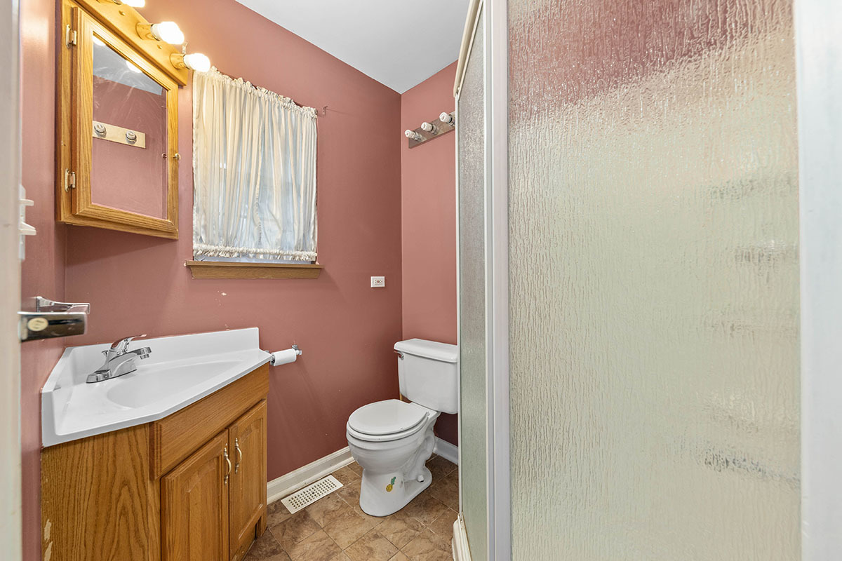 3202 Whitney Road Property Photo 5