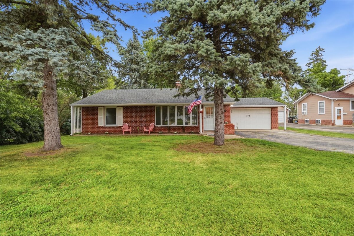 176 Lakeshore Drive Property Photo 1