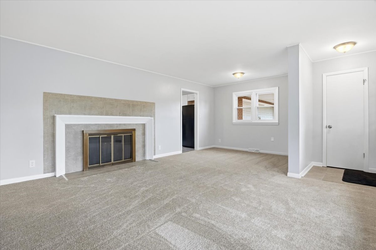 176 Lakeshore Drive Property Photo 6