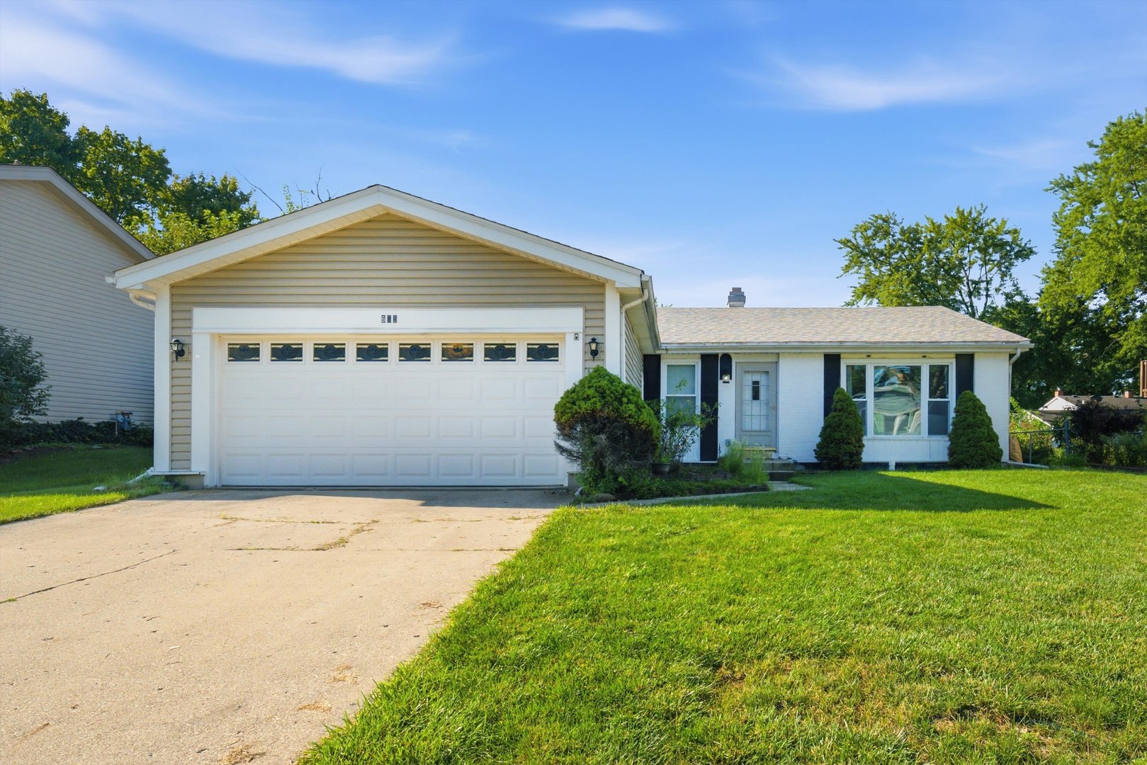 625 W Briarcliff Road Property Photo 1