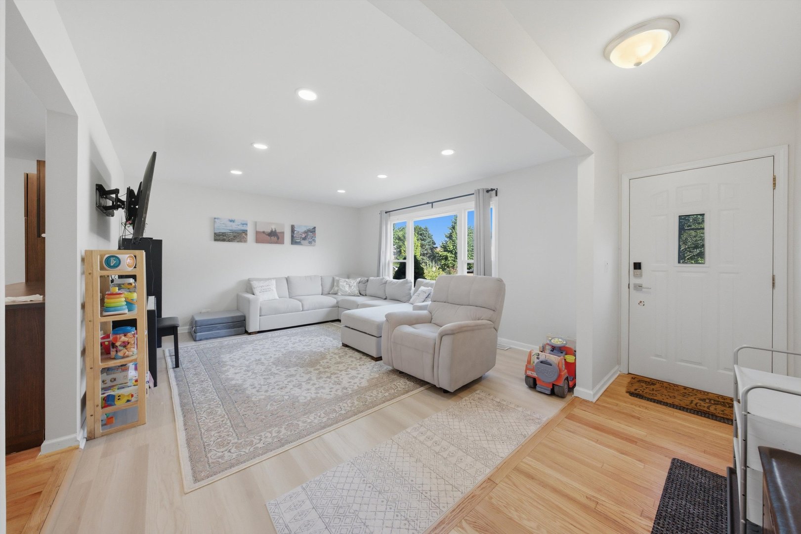 625 W Briarcliff Road Property Photo 3