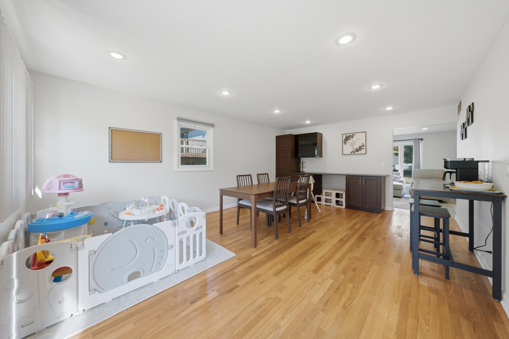 625 W Briarcliff Road Property Photo 6