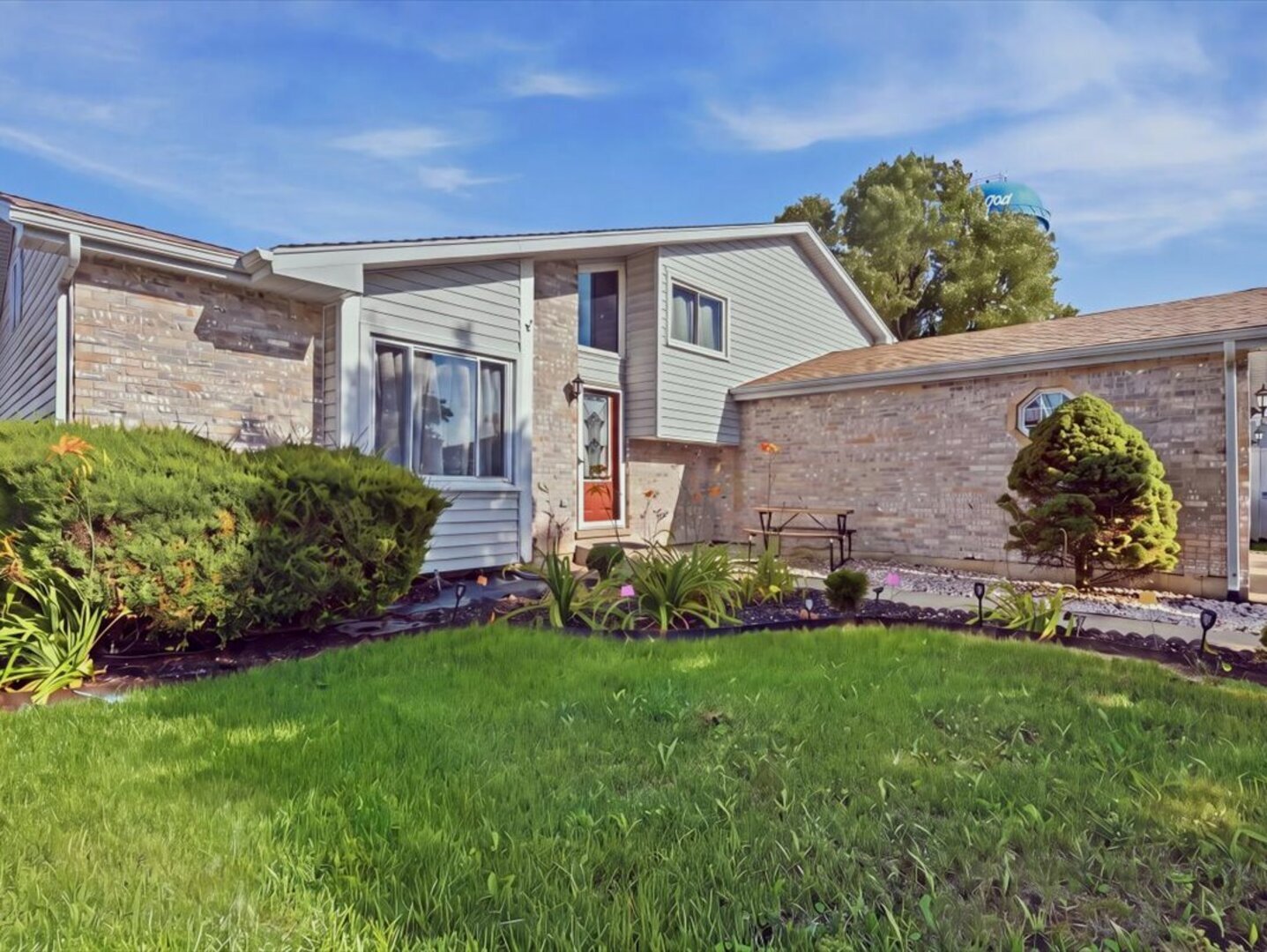 2010 Watertower Place Property Photo