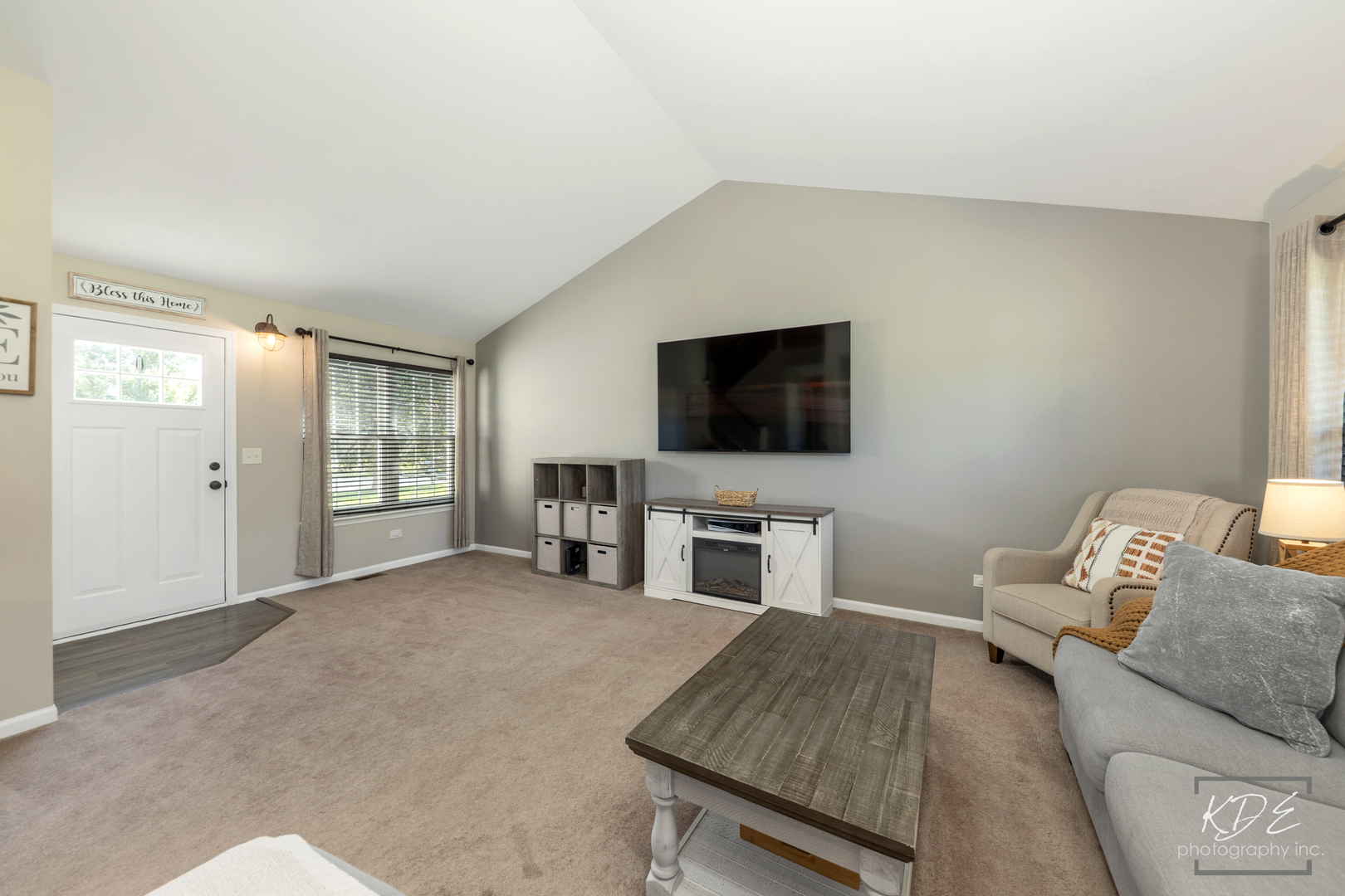 2111 Victoria Lakes Drive Property Photo 4
