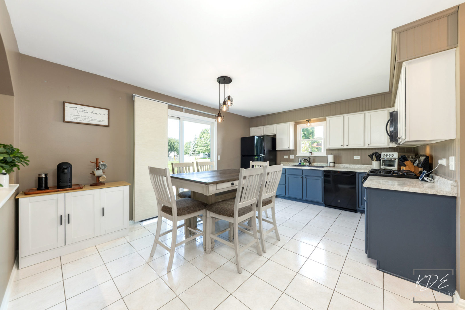 2111 Victoria Lakes Drive Property Photo 6