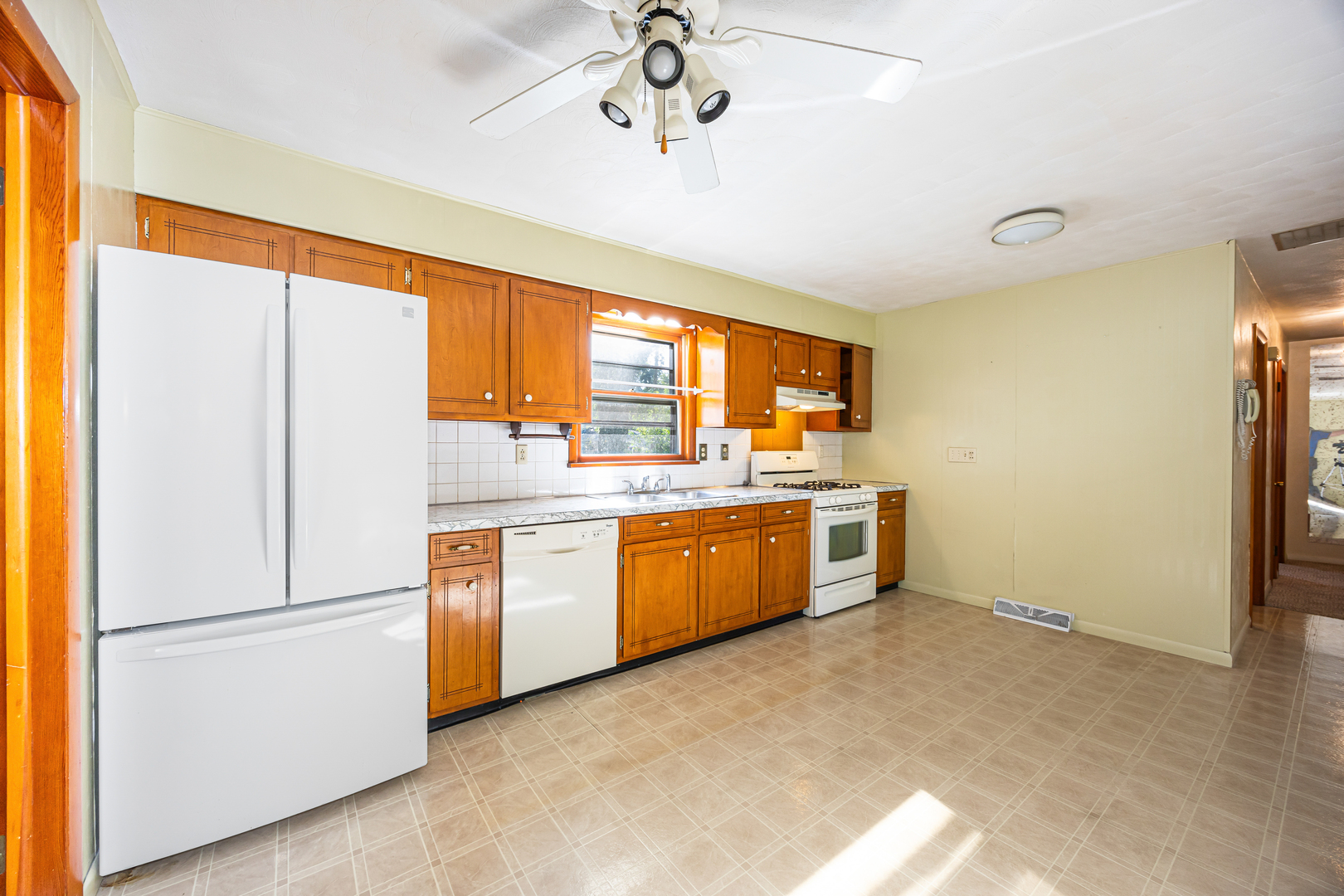 421 Geary Street Property Photo 9