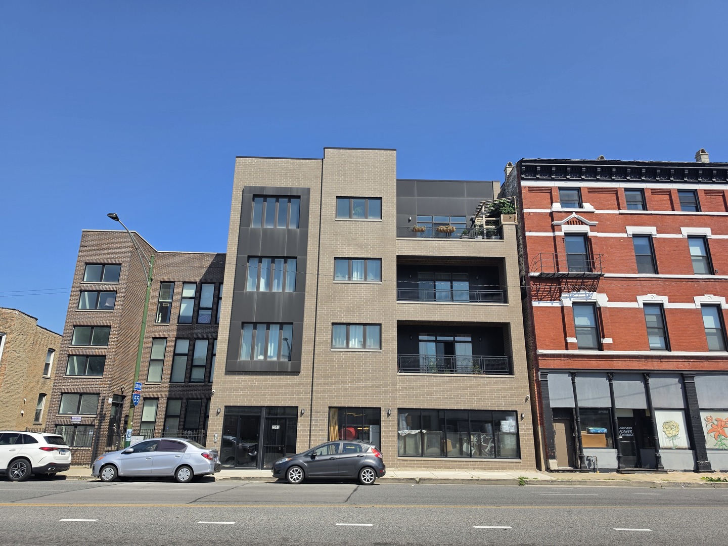 2910 S Archer Avenue 2B Property Photo 1