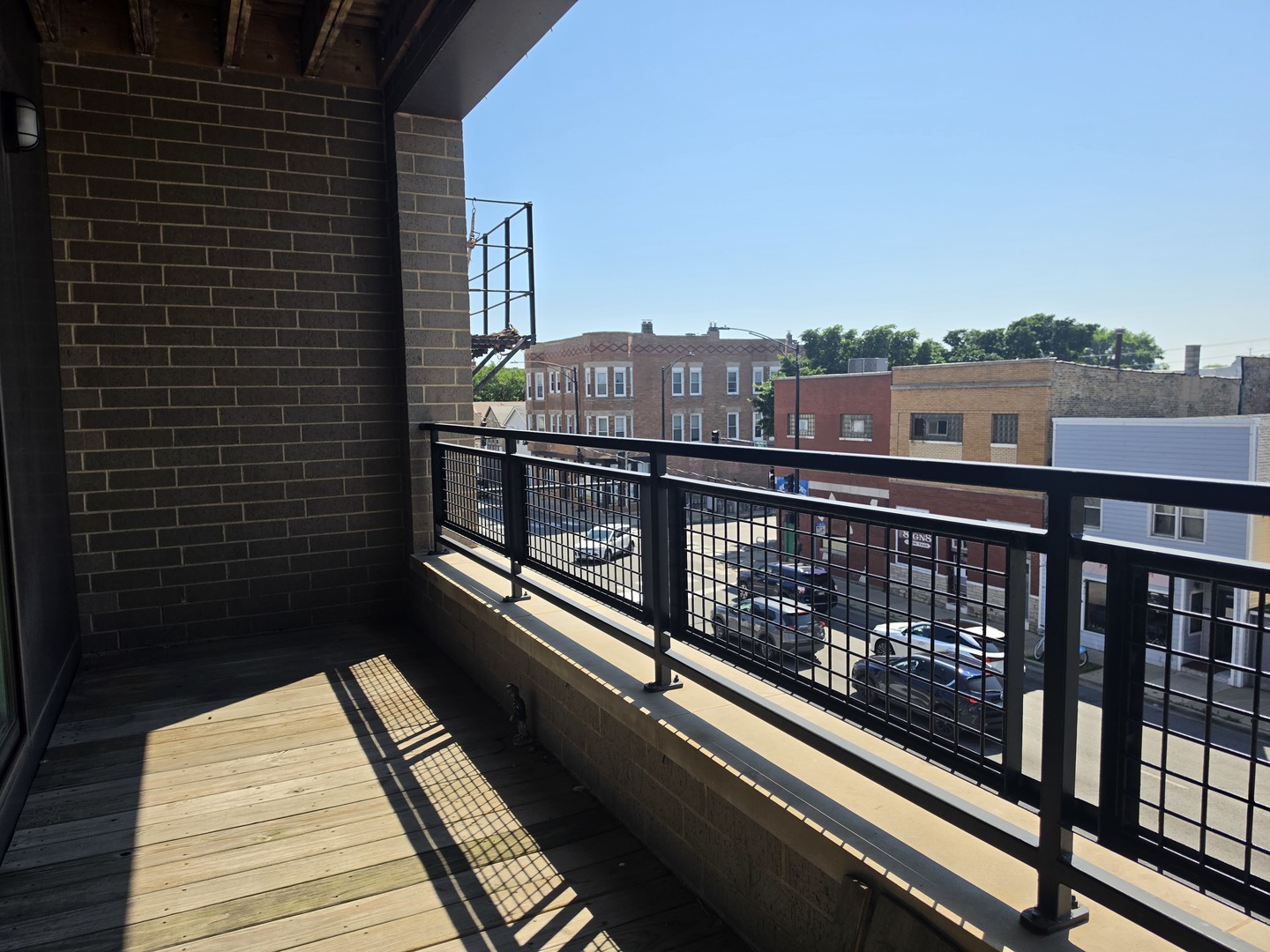 2910 S Archer Avenue 2b Property Photo 3