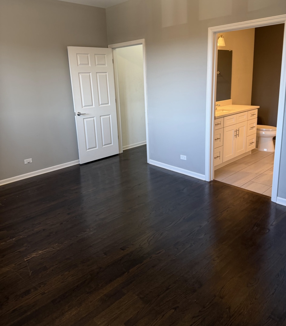 2910 S Archer Avenue 2b Property Photo 9