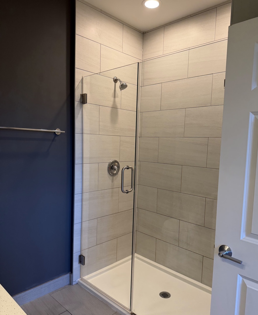 2910 S Archer Avenue 2b Property Photo 11