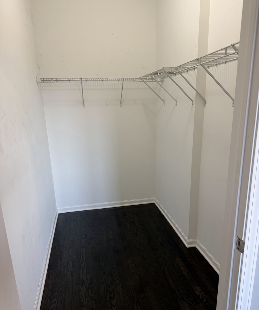 2910 S Archer Avenue 2b Property Photo 13