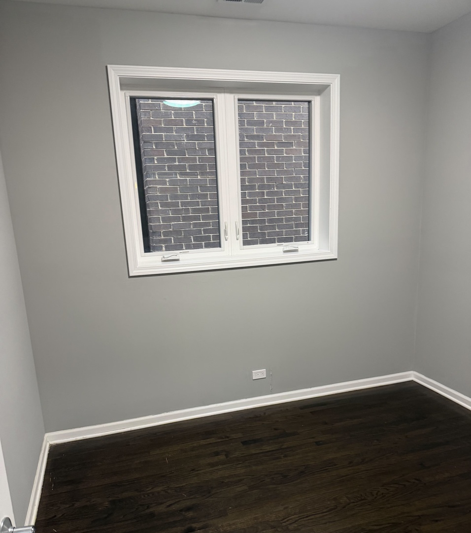 2910 S Archer Avenue 2b Property Photo 15