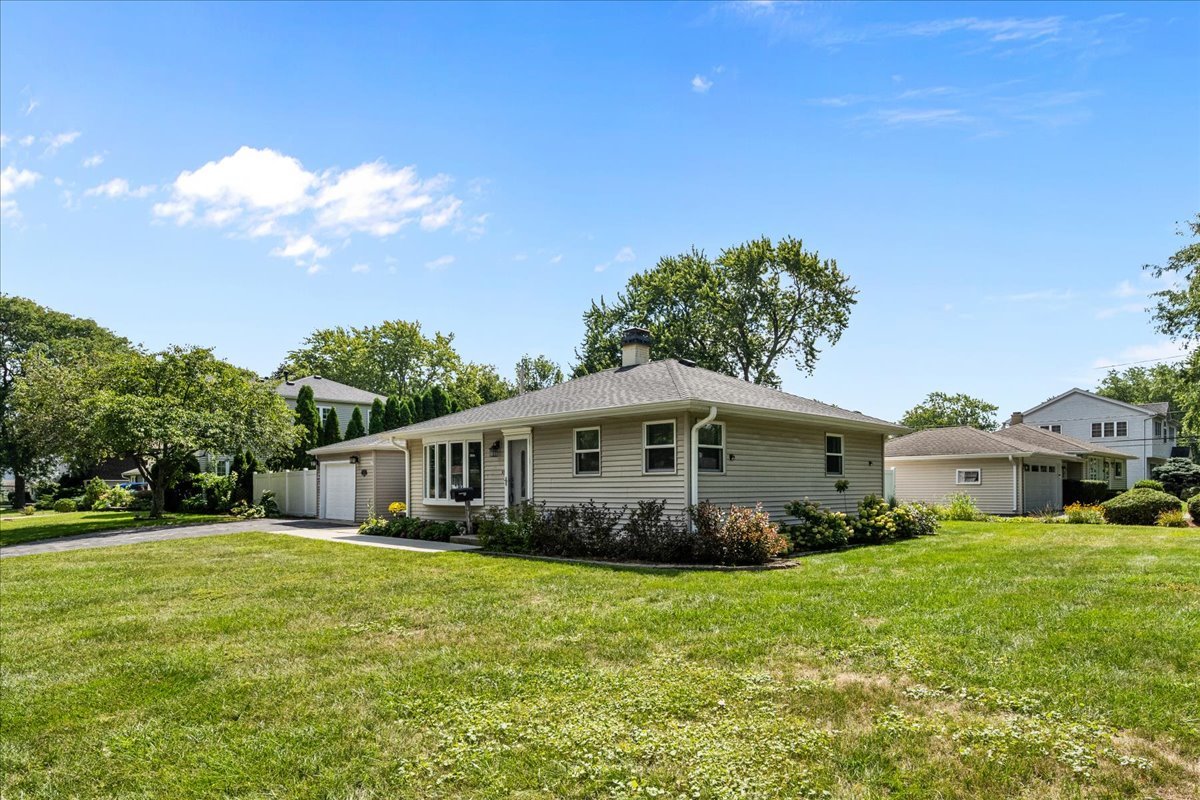 2311 Sigwalt Street Property Photo 2