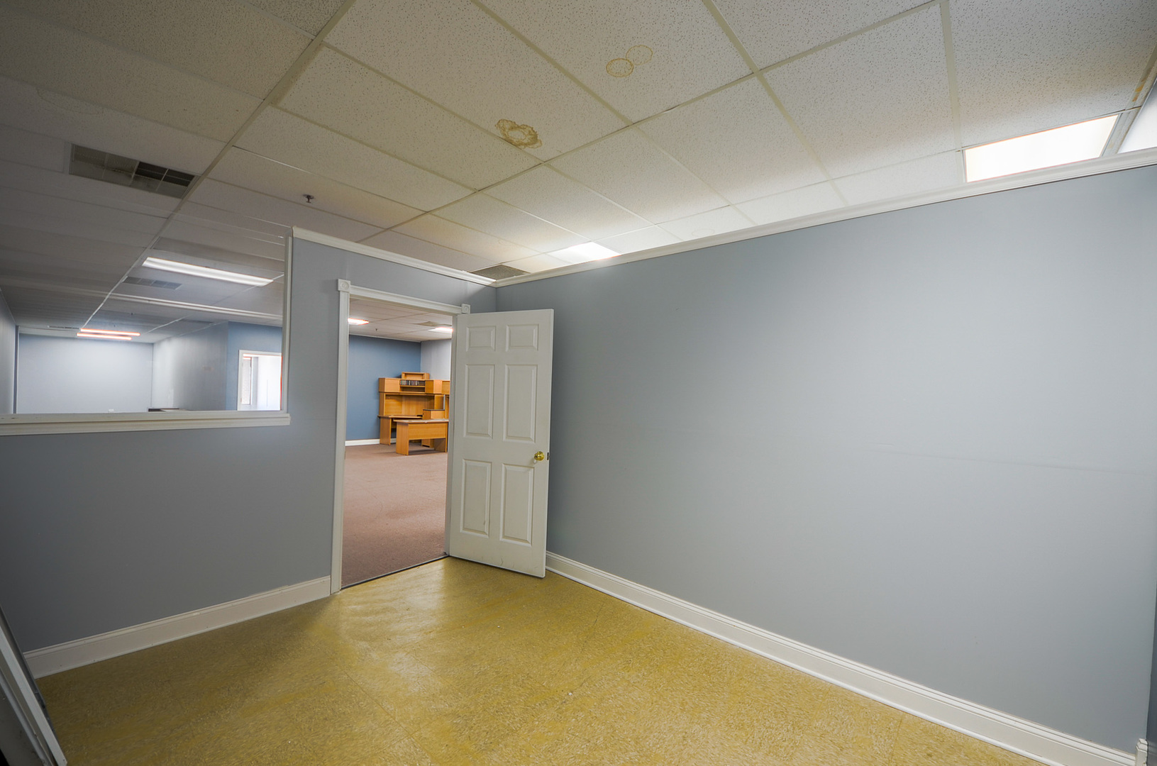 1296 E Dundee Road Property Photo 7