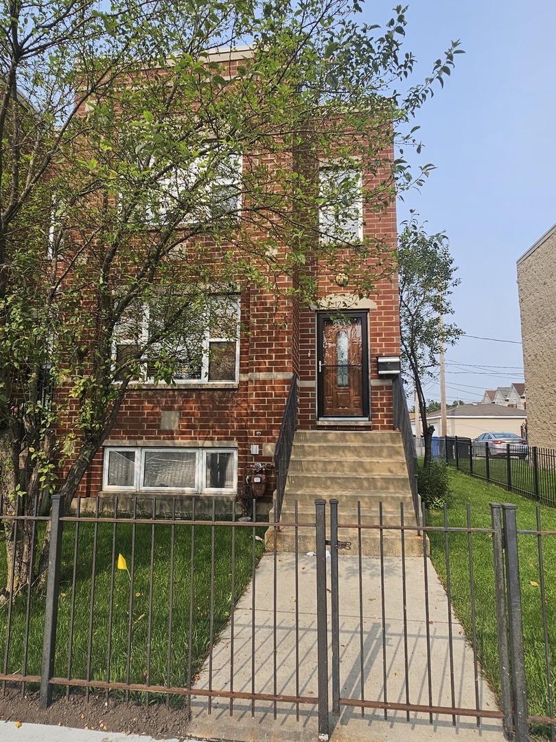 1258 S Homan Avenue Property Photo 1