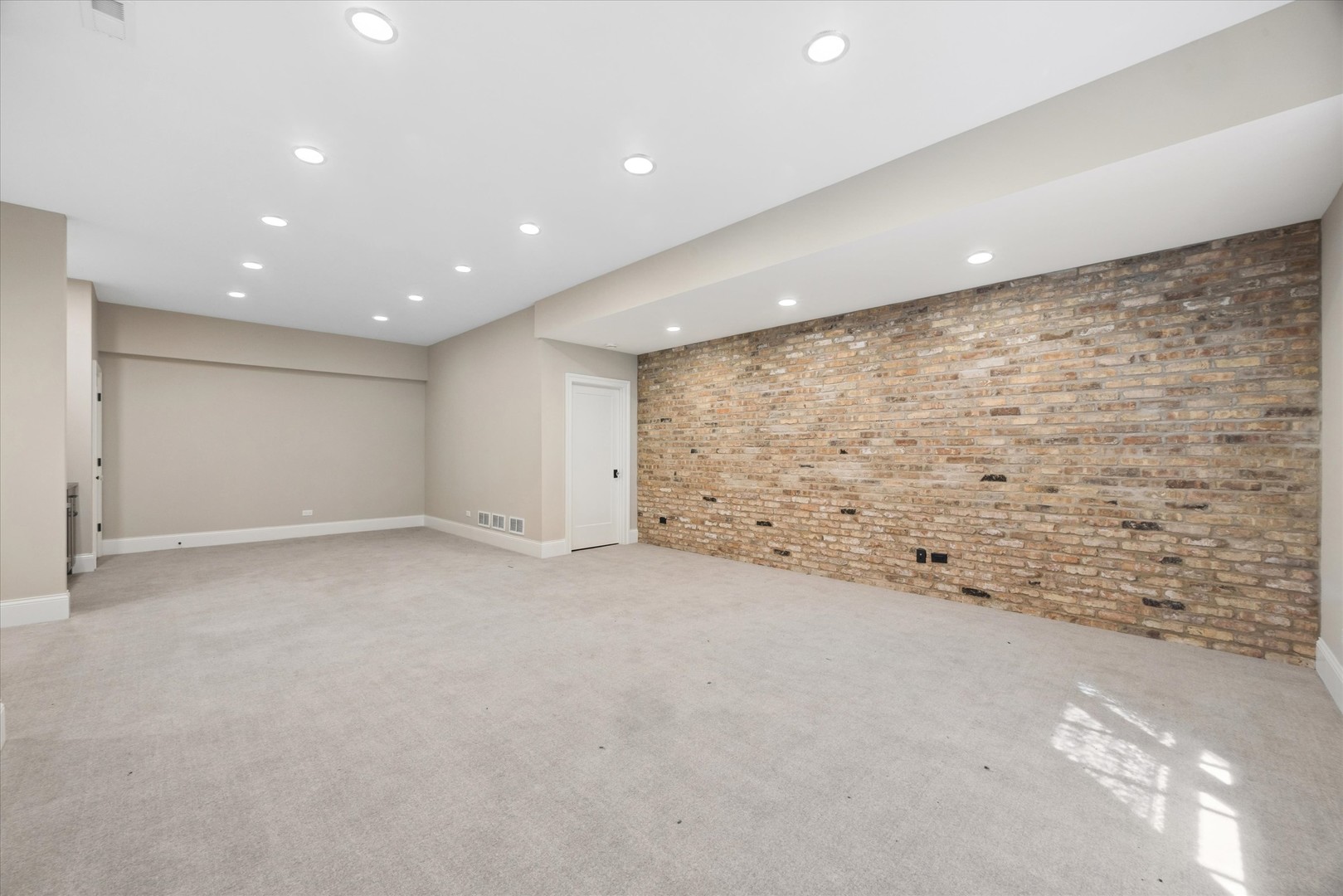 17 Ulm Place Property Photo 26