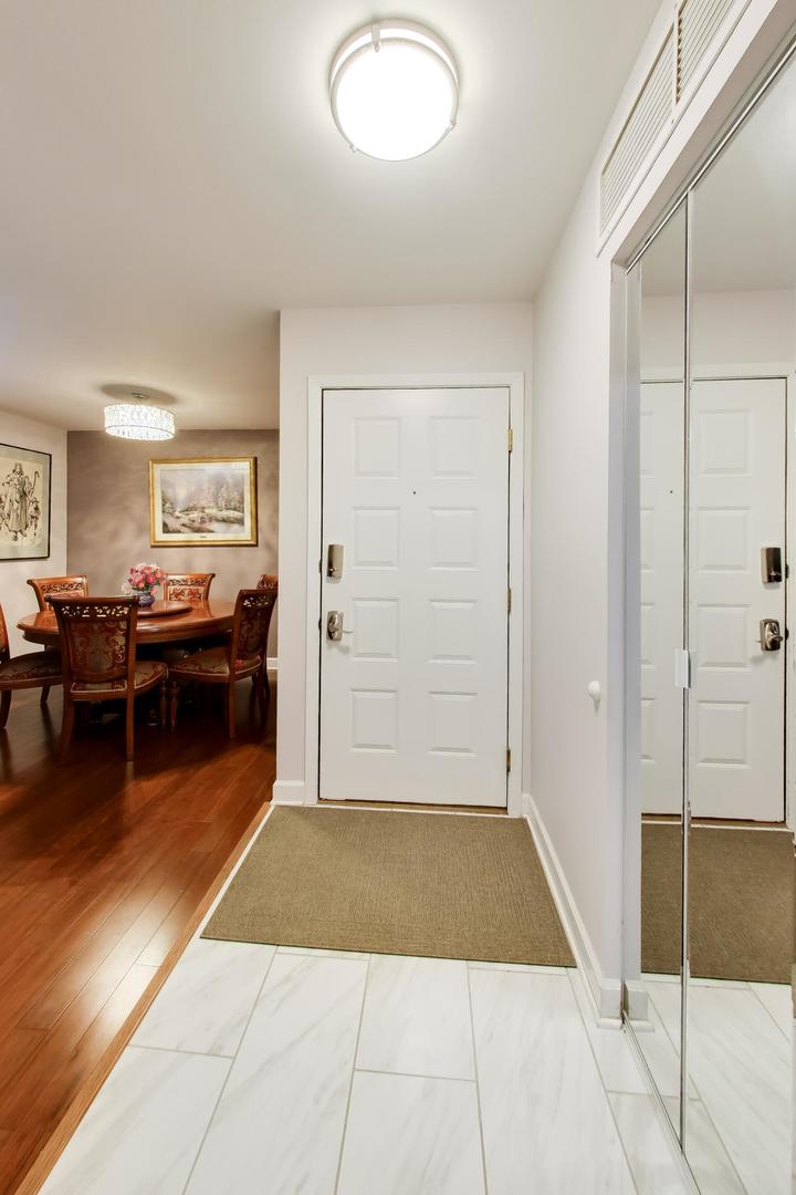 1456 N Elmhurst Road 101a Property Photo 5