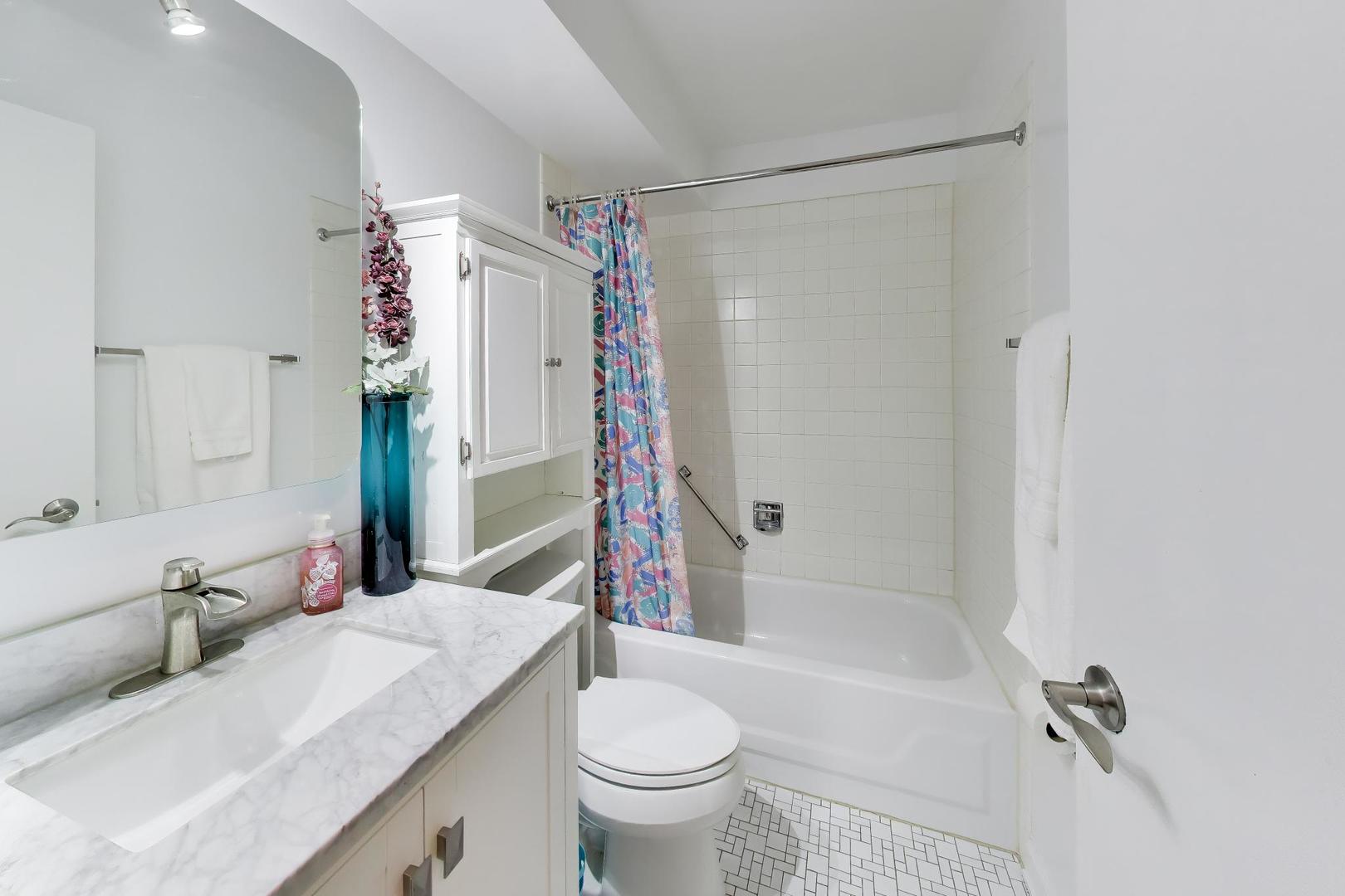 1456 N Elmhurst Road 101a Property Photo 26