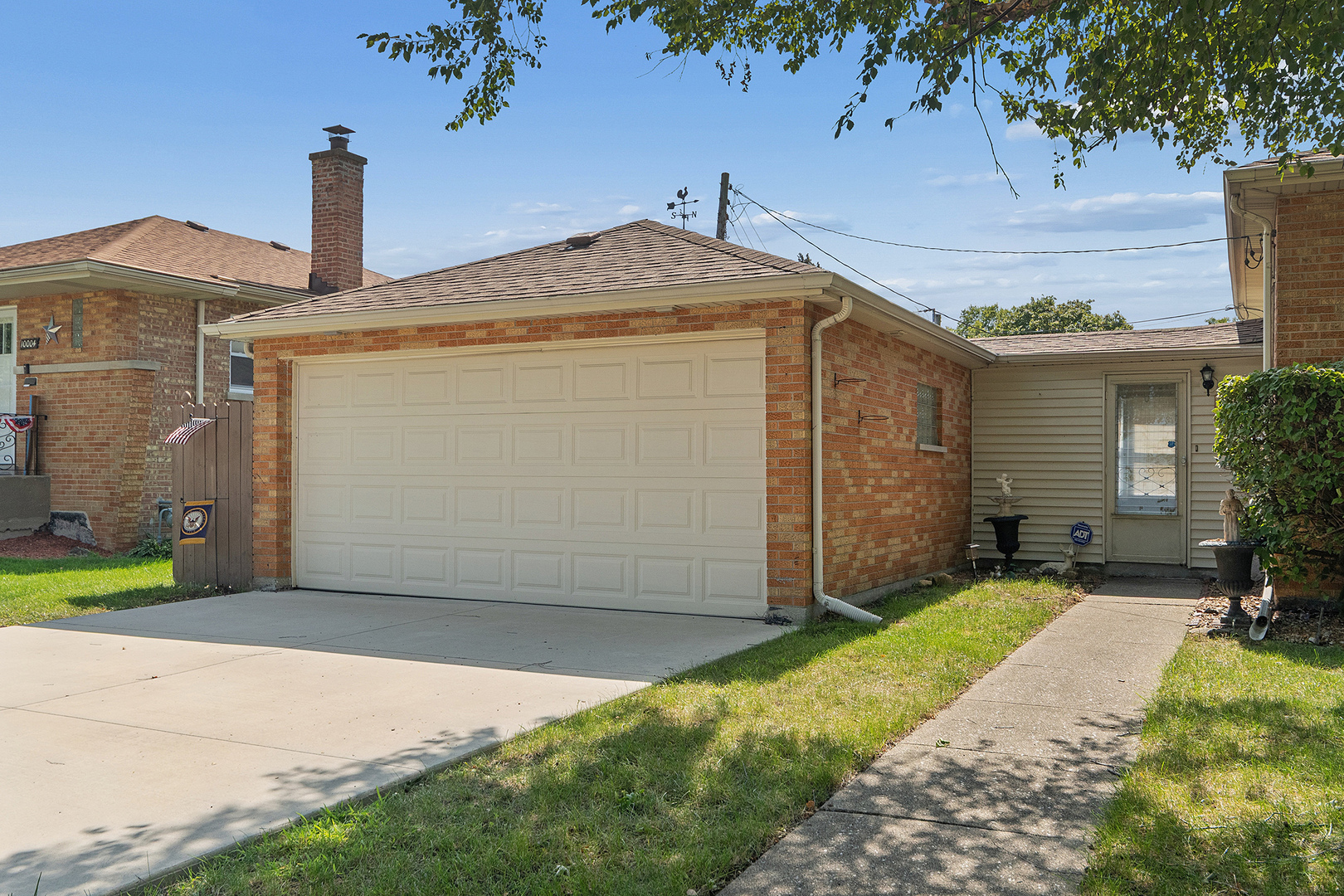 5325 Oak Center Drive Property Photo 3