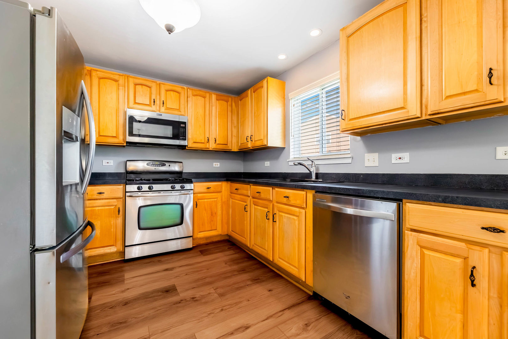 1715 Ivy Lane Property Photo 9
