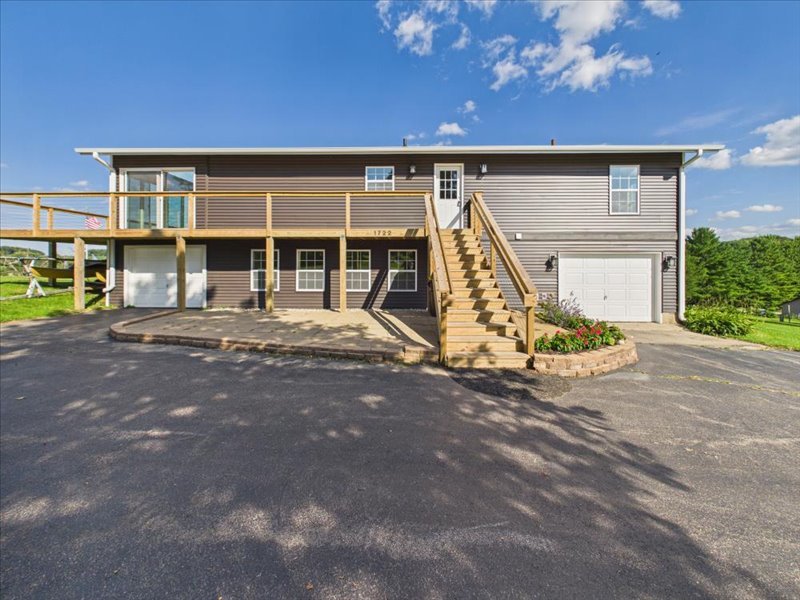 1722 Baintree Road Property Photo 3