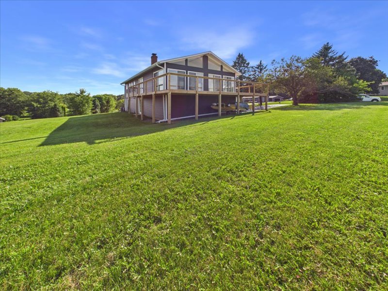 1722 Baintree Road Property Photo 12