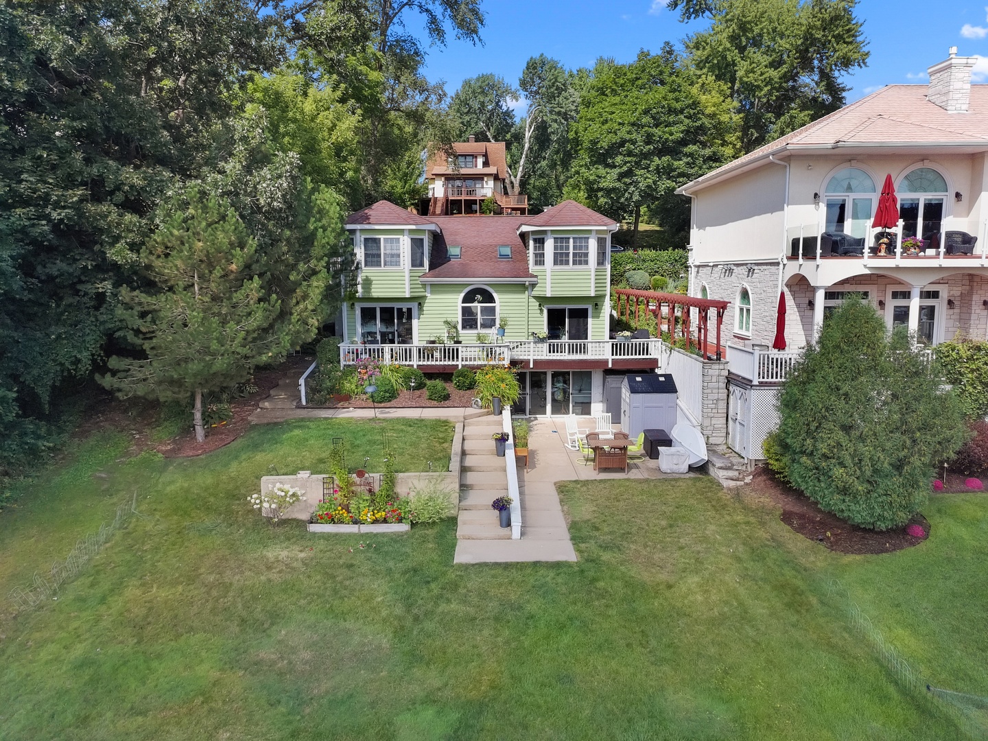 5102 W Lake Shore Drive Property Photo 1