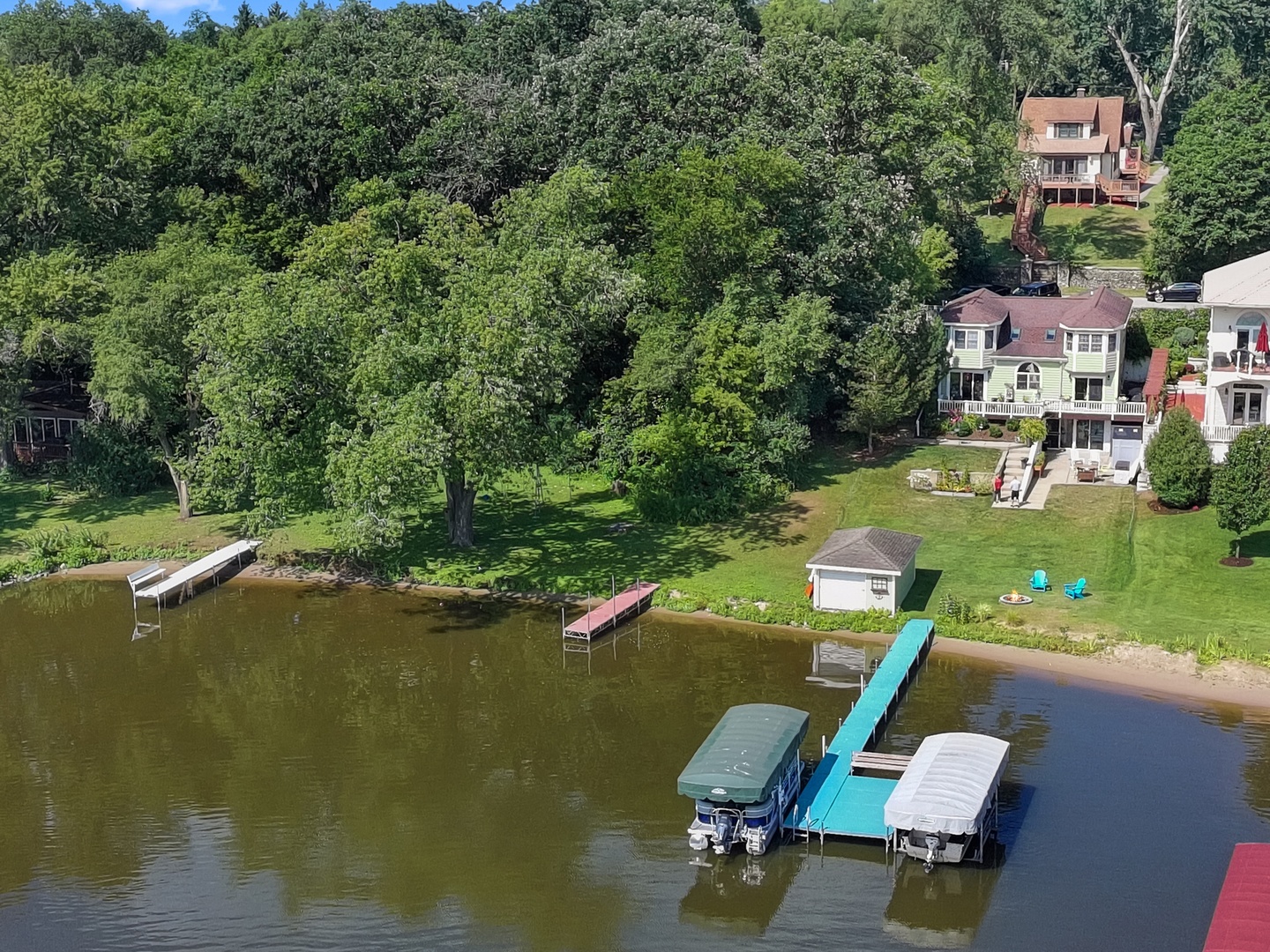 5102 W Lake Shore Drive Property Photo 2
