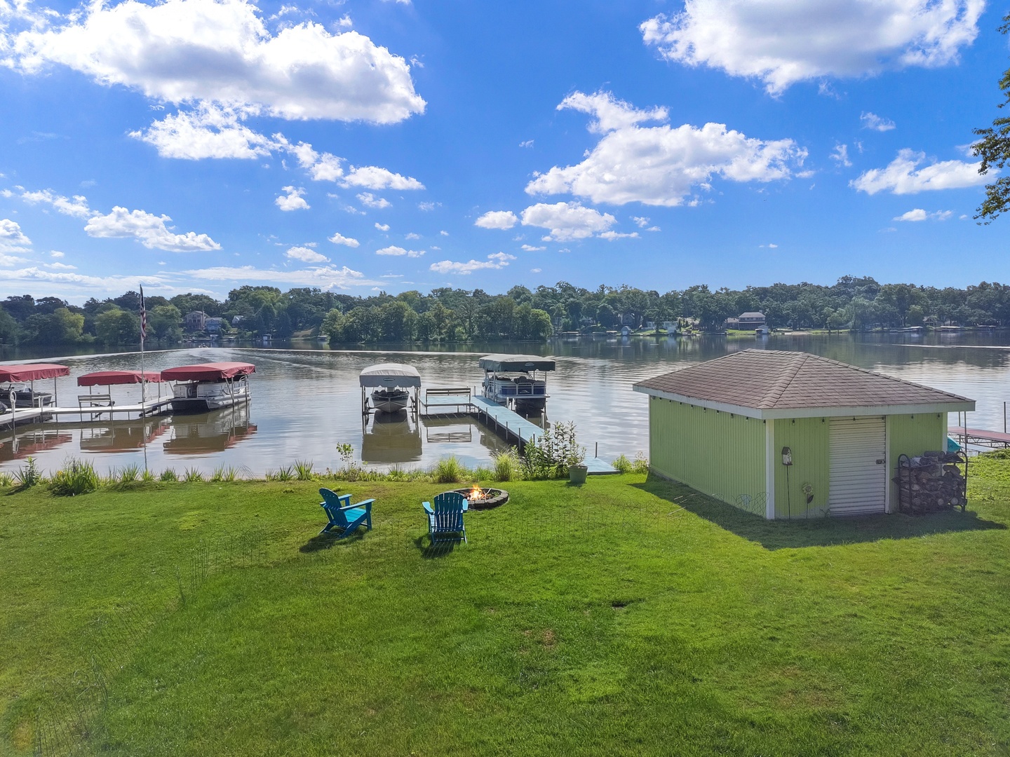 5102 W Lake Shore Drive Property Photo 4
