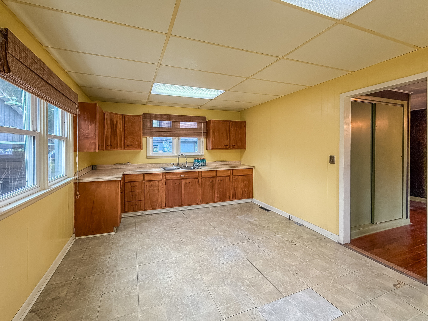 907 Central Avenue Property Photo 8