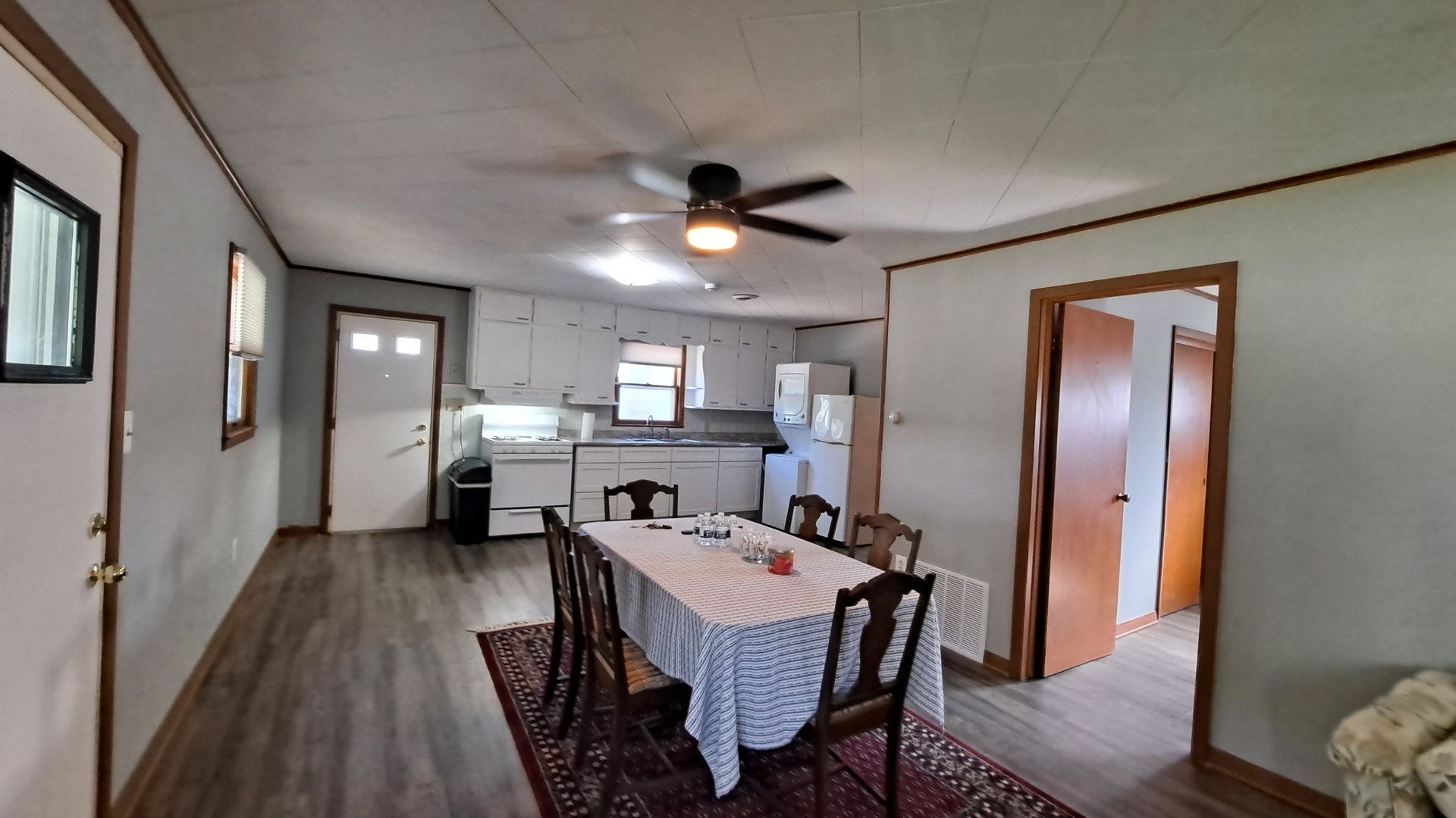 211 Fruit Street Property Photo 4