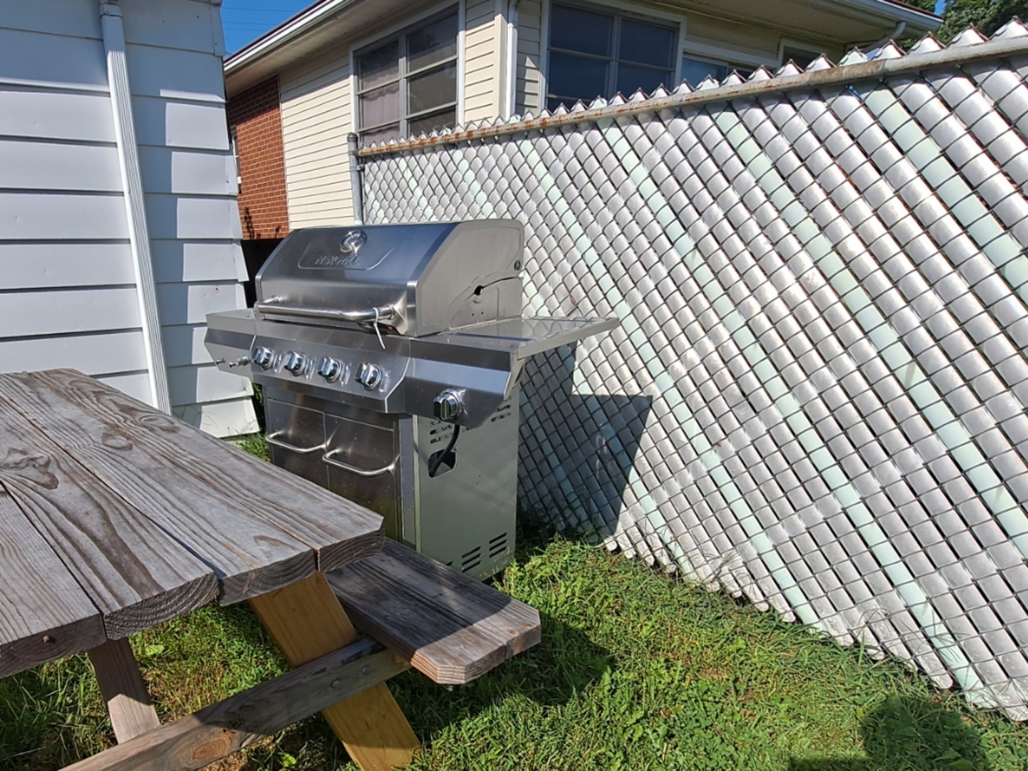 211 Fruit Street Property Photo 13