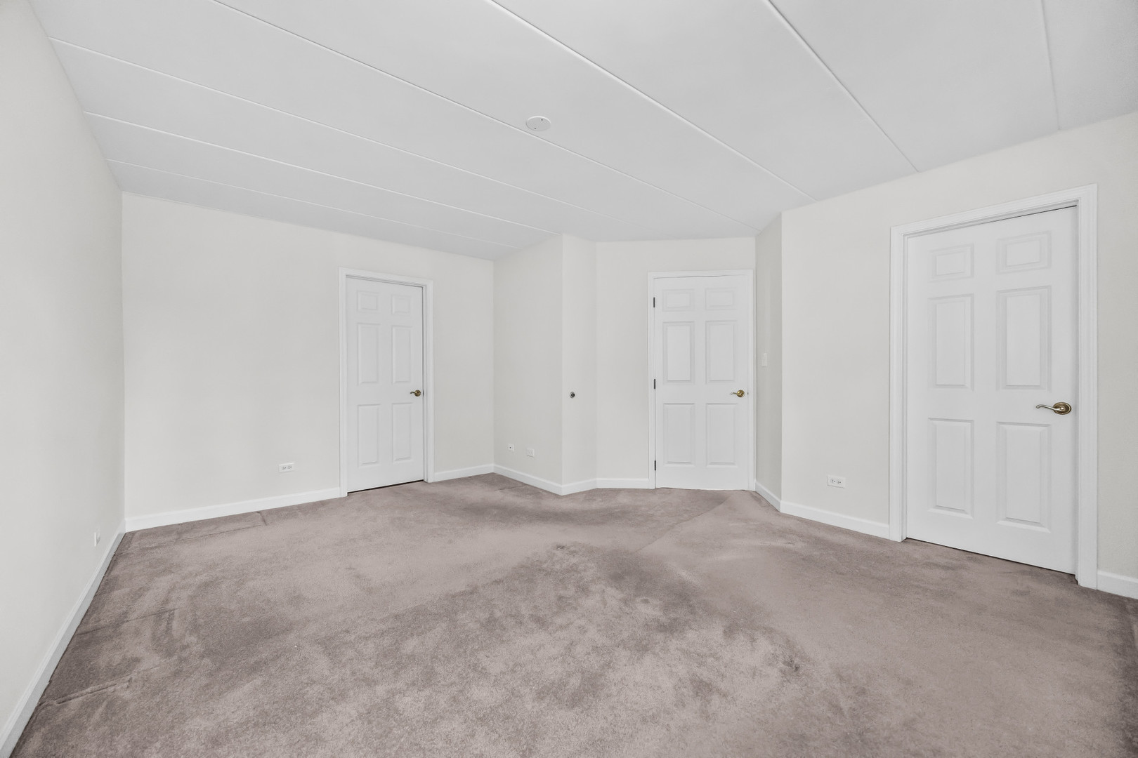 5645 S Cass Avenue 102 Property Photo 7