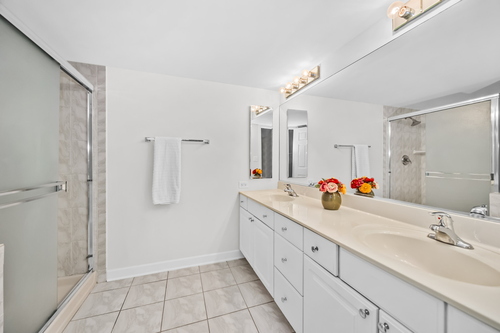 5645 S Cass Avenue 102 Property Photo 9