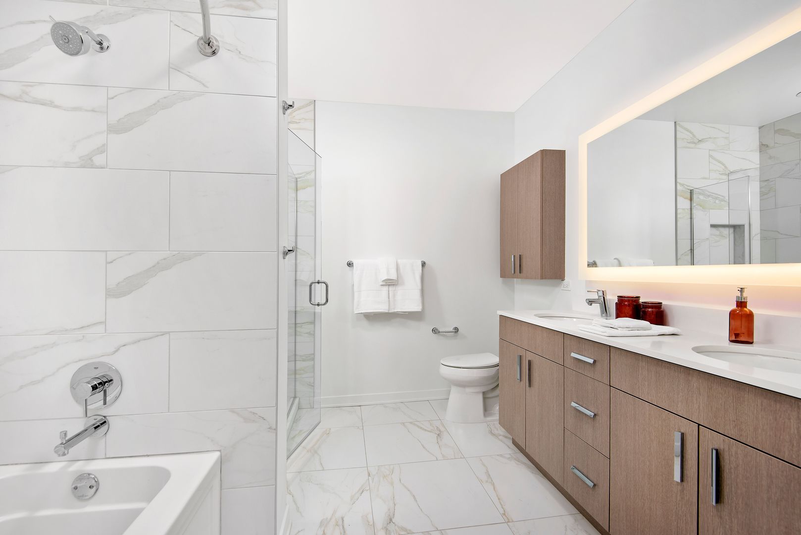 1201 N Lasalle Street 3303 Property Photo 5