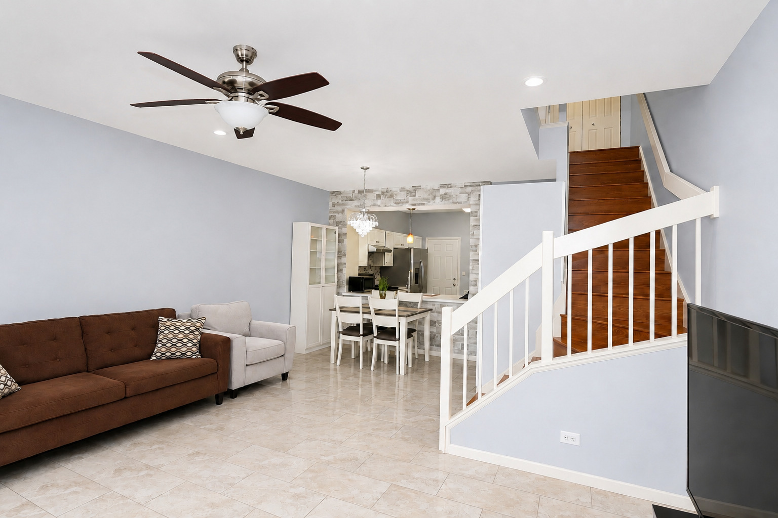 5559 Elizabeth Place Property Photo 5