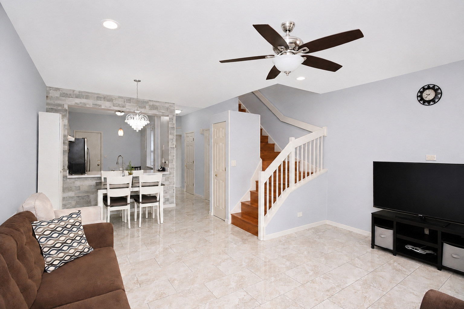 5559 Elizabeth Place Property Photo 6