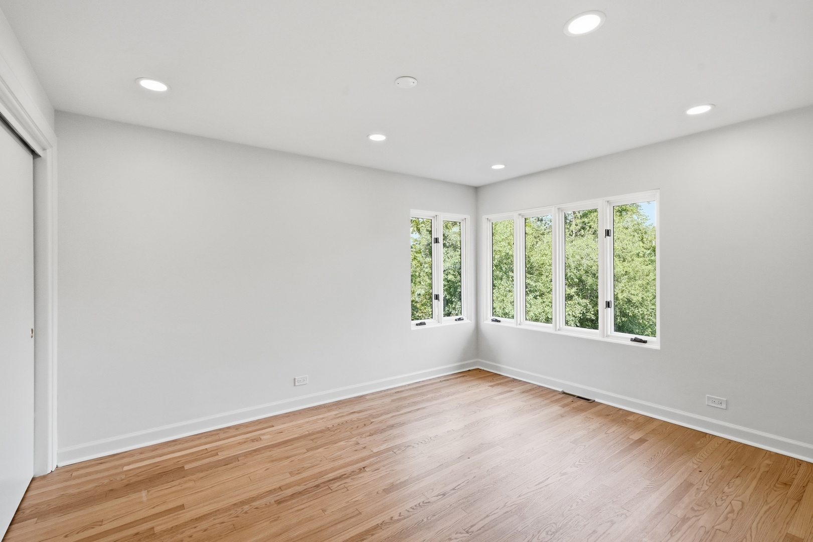 433 N Monroe Street Property Photo 16