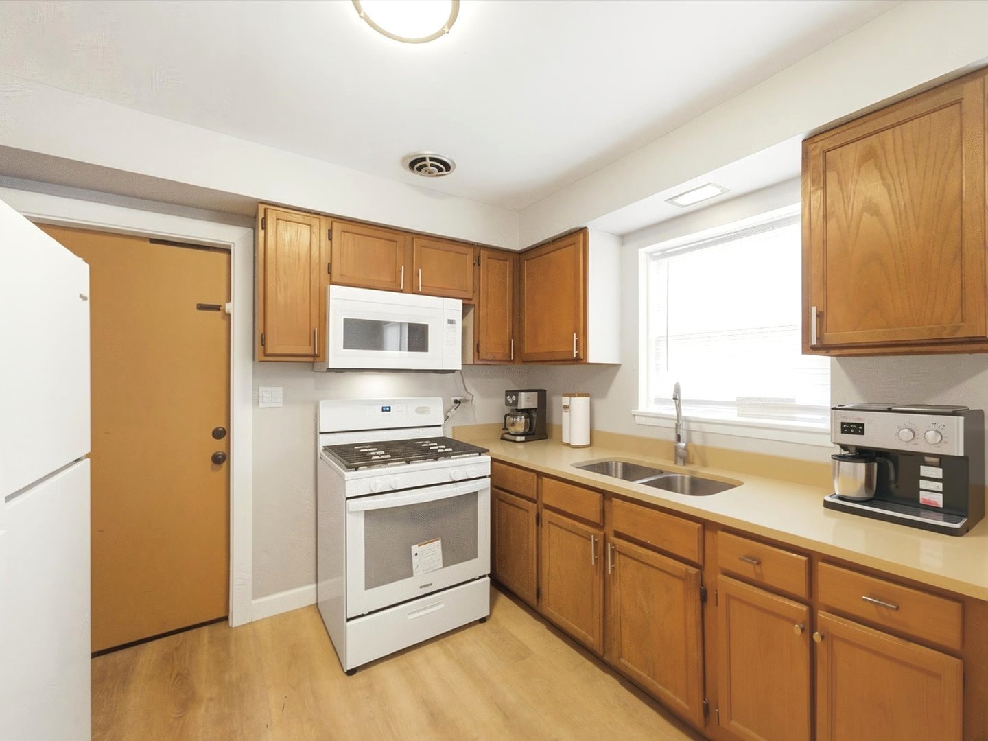 8038 Grand Avenue Property Photo 11