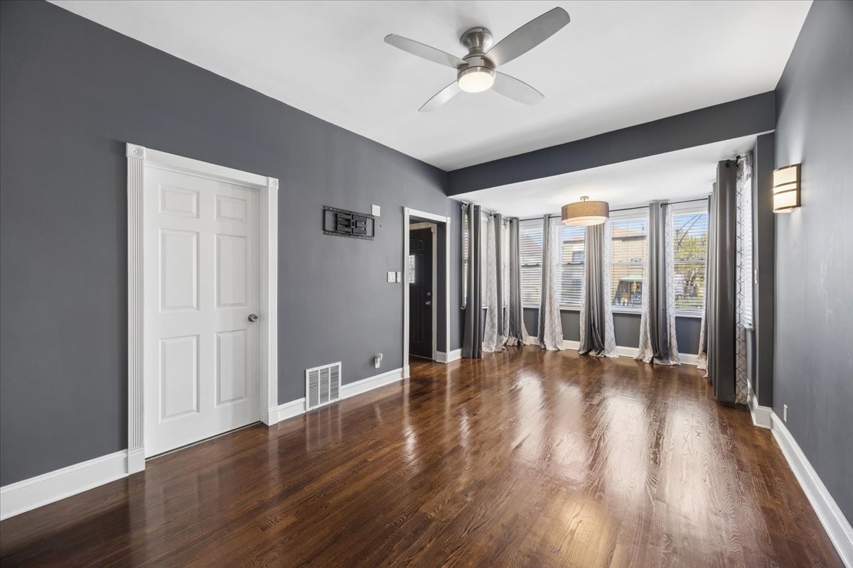 4817 W Dakin Street Property Photo 2